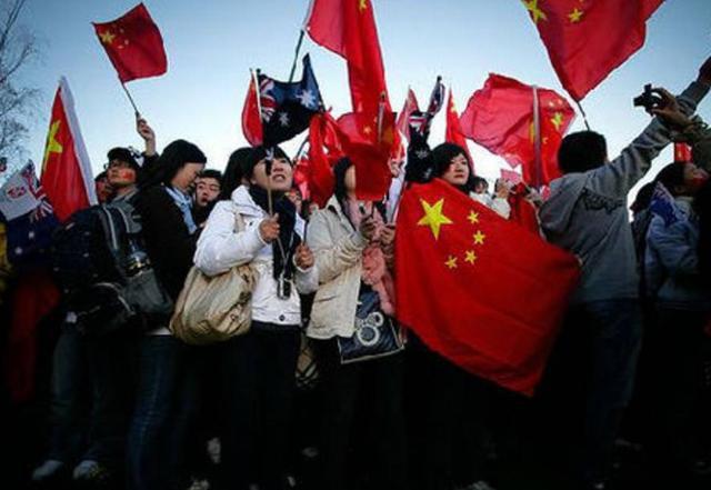 逃出灰绿房
